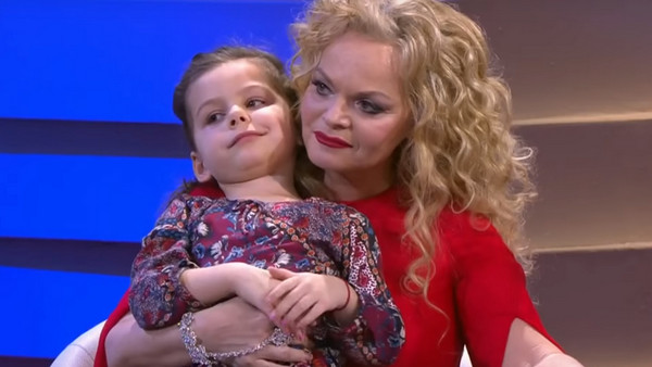 Лариса Долина с внучкой Александрой Лариса Долина с внучкой Александрой