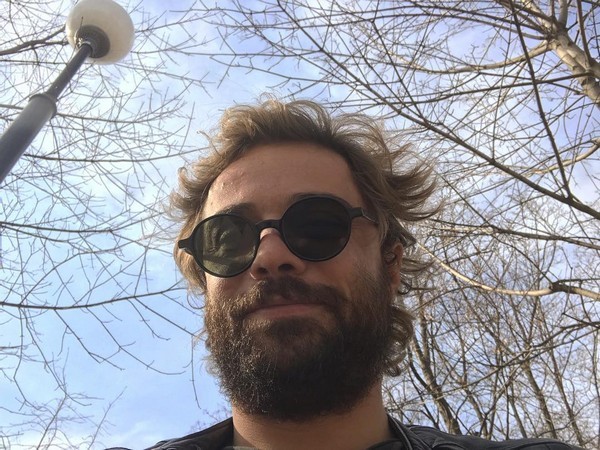 Илья Глинников отрастил густую бороду Илья Глинников отрастил густую бороду