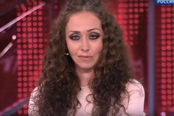 Артистка считает, что на мужчину наговаривают Артистка считает, что на мужчину наговаривают