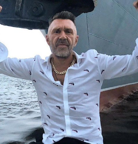 Недавно Шнуров развелся с женой Недавно Шнуров развелся с женой