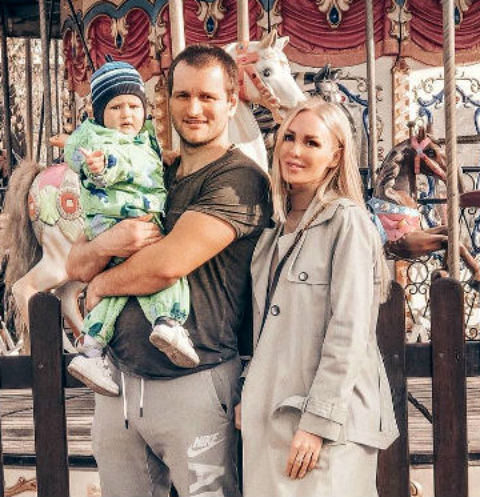 Алексей Самсонов, Юлия Щаулина и их сын Мирон Алексей Самсонов, Юлия Щаулина и их сын Мирон