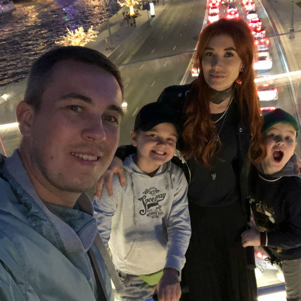Николь Кузнецова с семьей Николь Кузнецова с семьей
