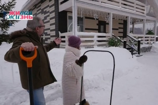 Роза Сябитова старается все делать по дому сама Роза Сябитова старается все делать по дому сама