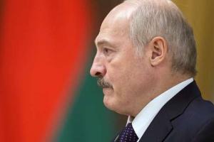 Госслужащим Беларуси запретили ездить на иномарках