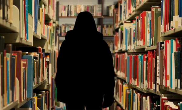 Преподаватели и выпускники защищают репутацию родной школы Преподаватели и выпускники защищают репутацию родной школы