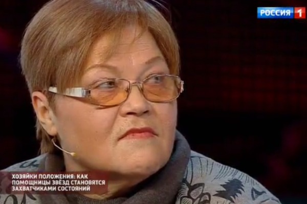 Татьяна Свинкова живет на даче, которая осталась после смерти Зыкиной Татьяна Свинкова живет на даче, которая осталась после смерти Зыкиной
