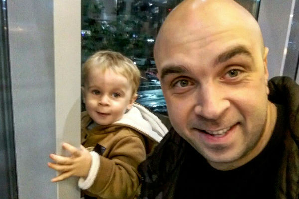 Глеб Жемчугов очень скучает по сыну Глеб Жемчугов очень скучает по сыну