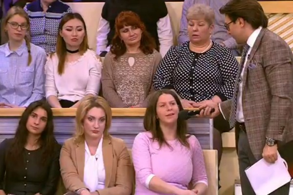 Девушке неприятны такие обвинения отца Девушке неприятны такие обвинения отца
