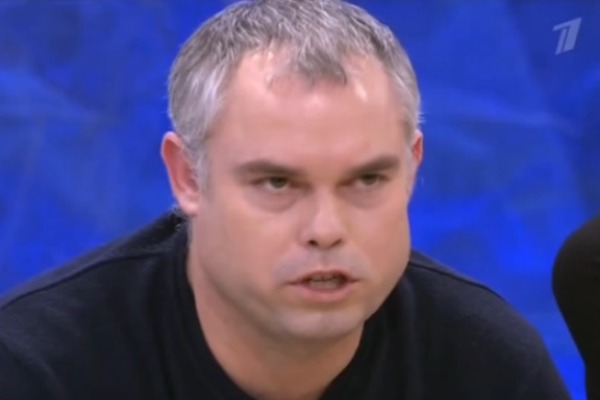 Алексей пытается всеми силами защитить семью Алексей пытается всеми силами защитить семью