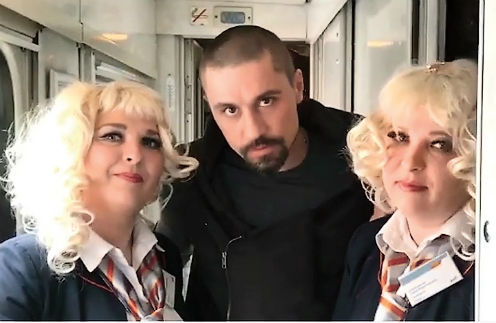 Ролик «Трио «Бзысходность» с Биланом и блондинками из Шимановска Амурской области посмотрели почти 400 тысяч человек Ролик «Трио «Бзысходность» с Биланом и блондинками из Шимановска Амурской области посмотрели почти 400 тысяч человек