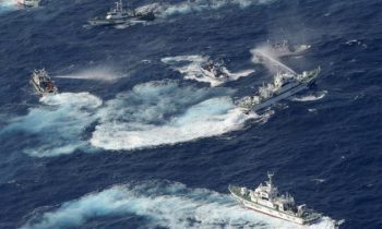 Китайские рыбаки ведут гибридную войну в азиатских морях
