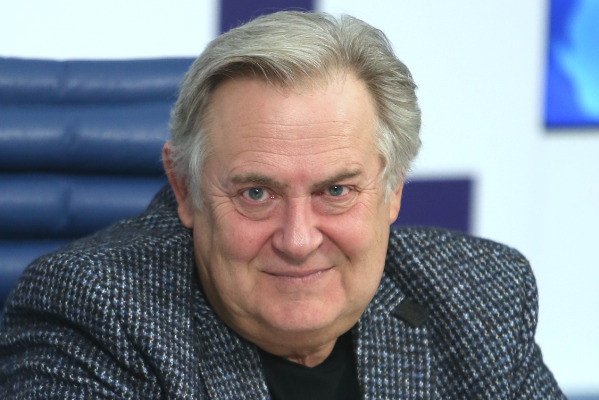 Однокурсник и первая любовь Татьяны Догилевой Юрий Стоянов Однокурсник и первая любовь Татьяны Догилевой Юрий Стоянов