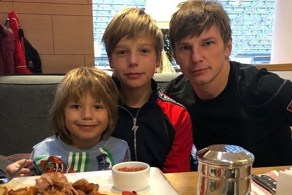 Андрей Аршавин с детьми Андрей Аршавин с детьми