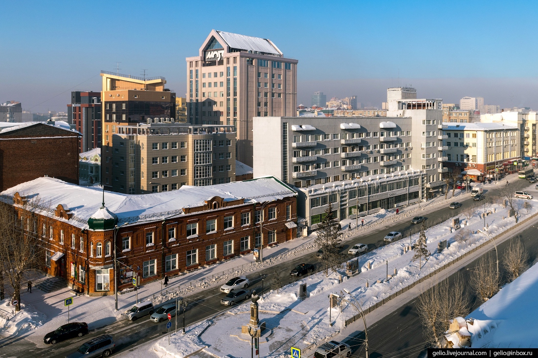 Новосибирск дом с часами фото