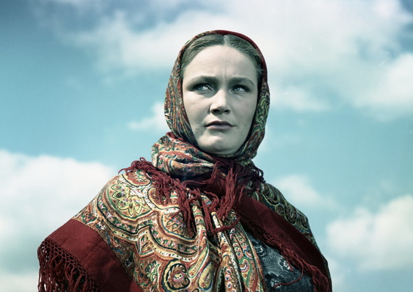 Людмила Хитяева в фильме «Поднятая целина» Людмила Хитяева в фильме «Поднятая целина»