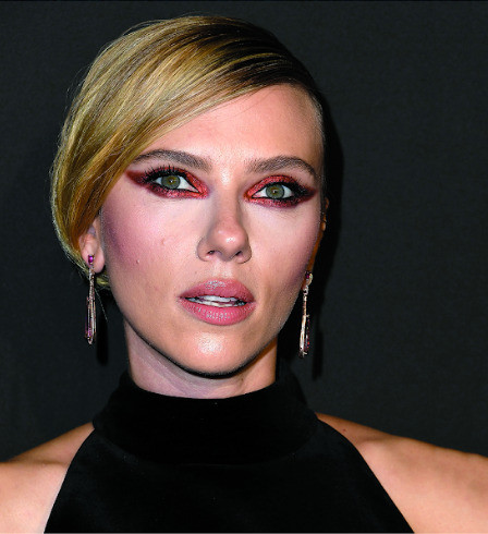 На церемонии вручения премии журнала ELLE Women In Hollywood, Беверли-Хиллз На церемонии вручения премии журнала ELLE Women In Hollywood, Беверли-Хиллз