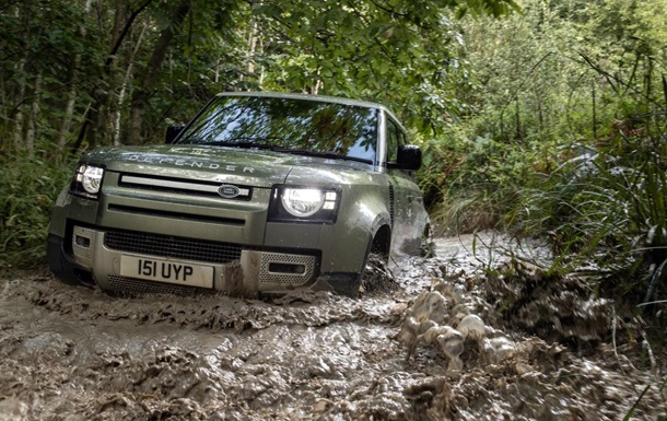 Land Rover представил новый гибридный внедорожник