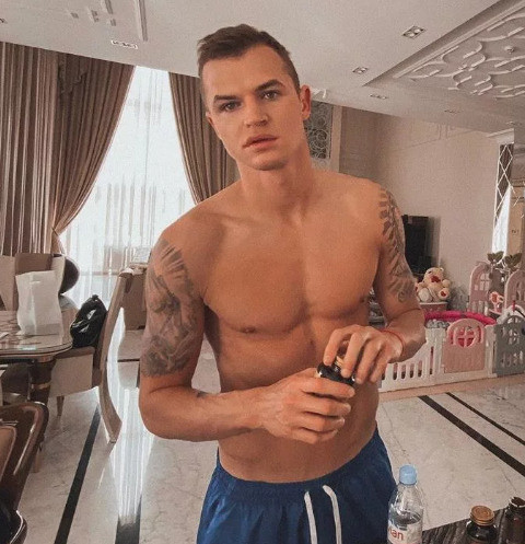 Дмитрий Тарасов Дмитрий Тарасов
