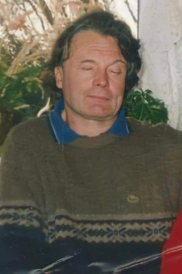 Парень не видел отца с 12 лет, а когда нашел его, понял: ему нужна помощь
