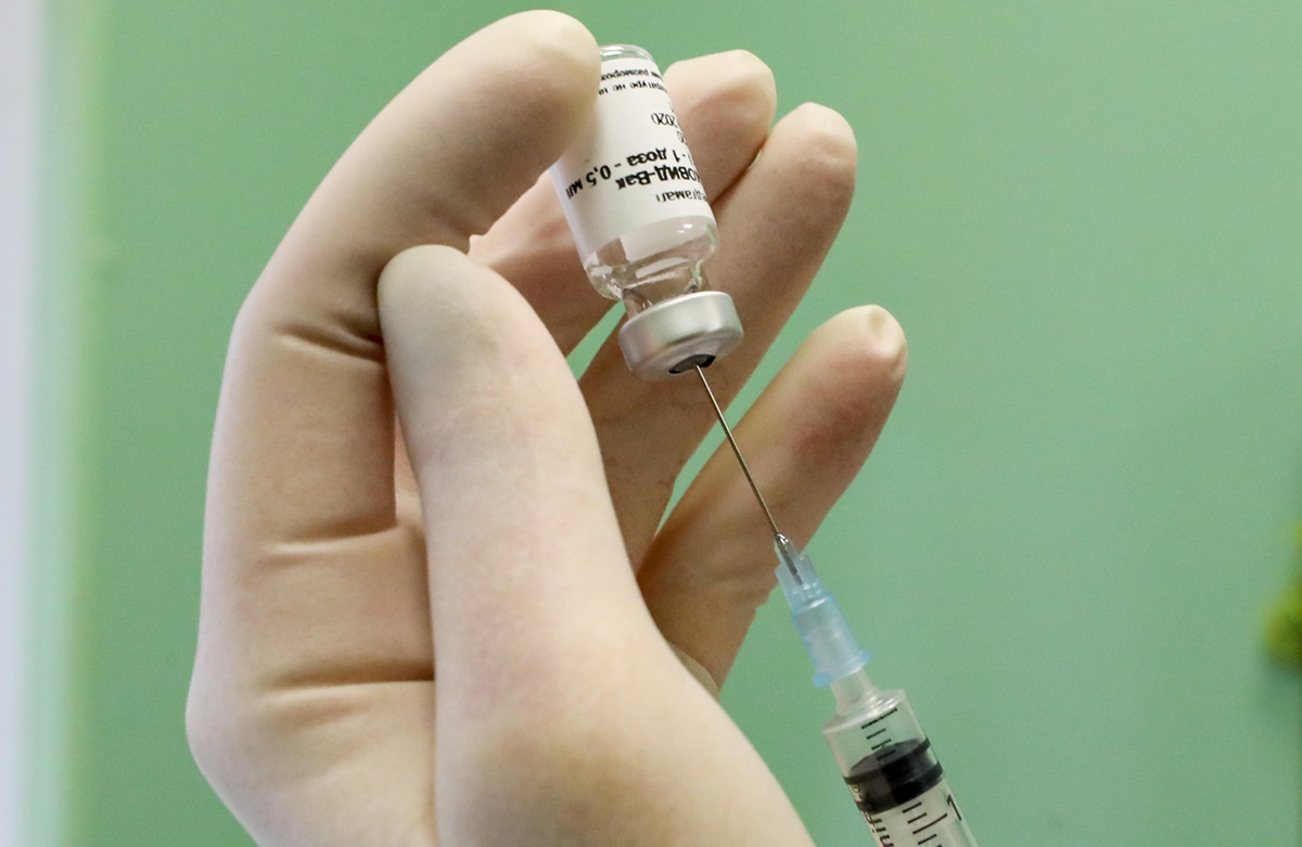 Вакцинация от коронавируса внесена в календарь профилактических прививок