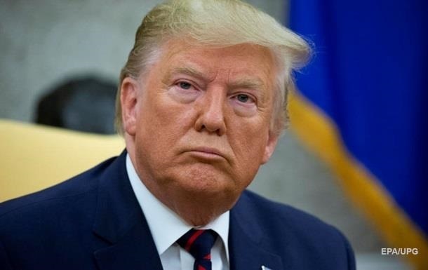 Трампа заблокировали в Facebook и Instagram до конца его президентства