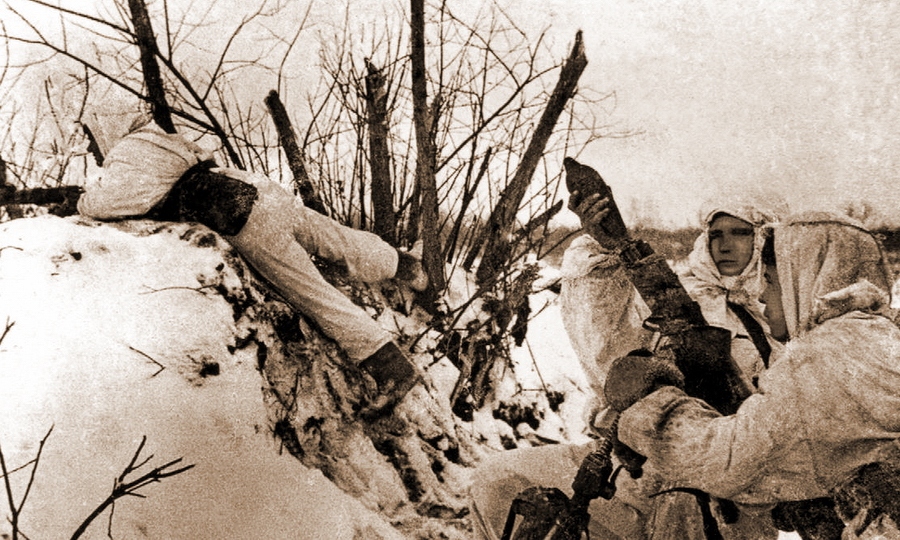 Советские стрелки и миномётчики ведут бой в районе Калинина, декабрь 1941 года Советские стрелки и миномётчики ведут бой в районе Калинина, декабрь 1941 года