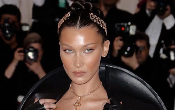 Белла Хадид в образе русалки представила новую коллекцию Jean Paul Gaultier