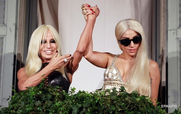 Versace и Леди Гага выпустили совместную коллекцию