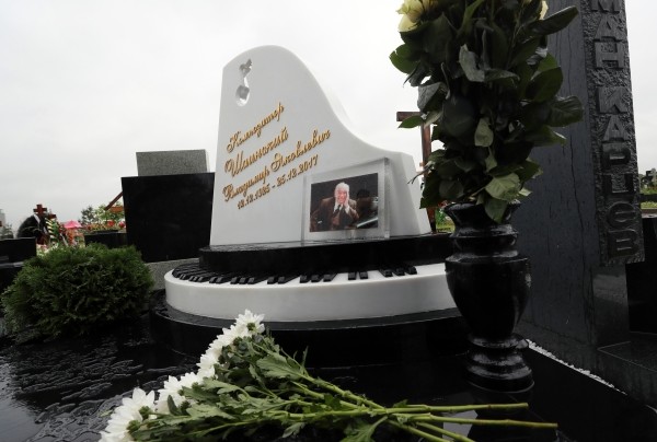 Алла Пугачева лично одобрила проект памятника