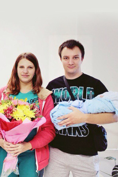 Как рассказывали соседи, Максим и Елена приехали в Москву на свадьбу родственников