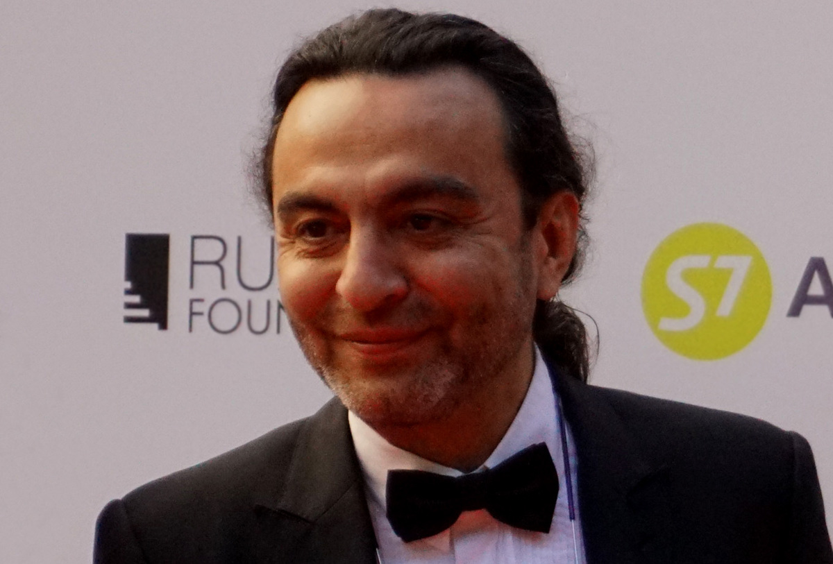 Джаник Файзиев. Джаник Файзиев.