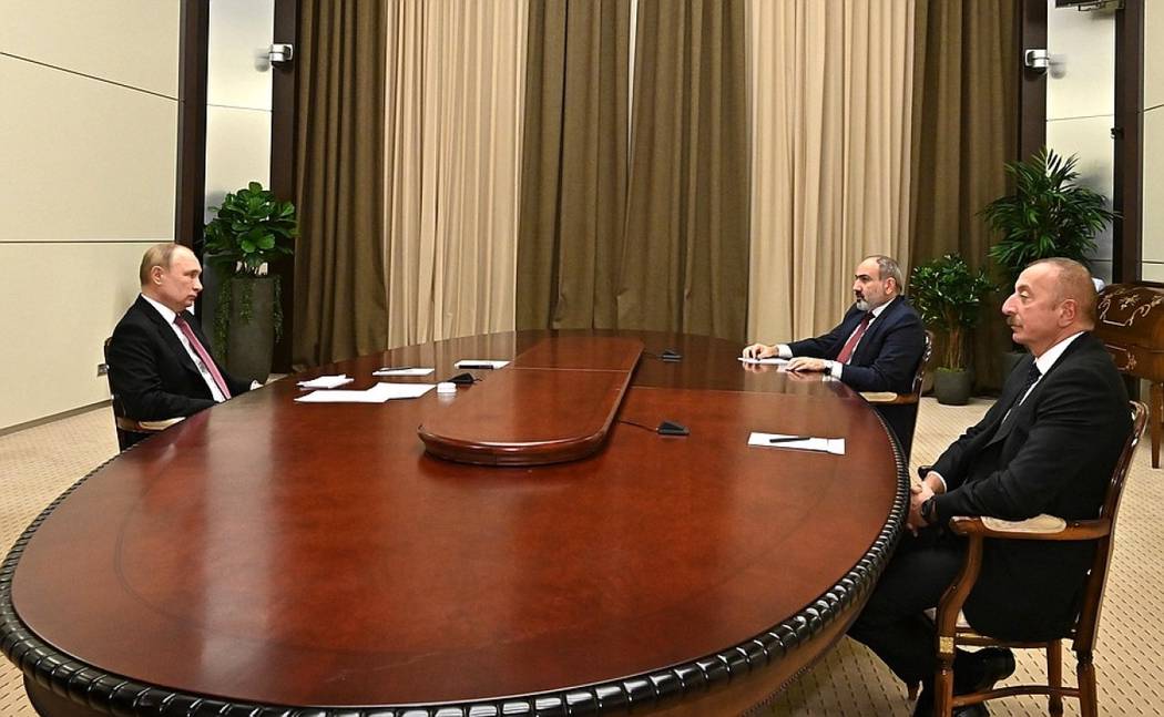 Будем договариваться: Путин встретился с лидерами Армении и Азербайджана