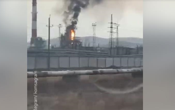 В РФ произошел пожар на одном из крупнейших НПЗ Дальнего Востока