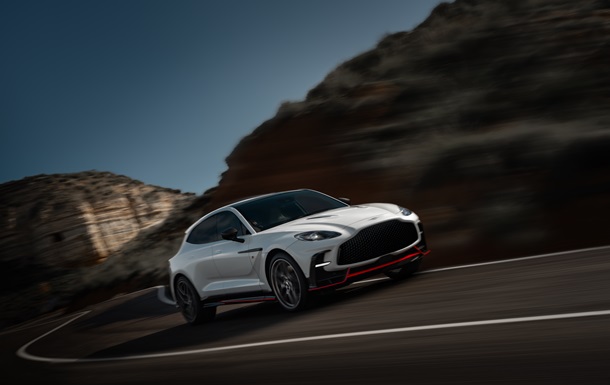 Aston Martin представила самый мощный кроссовер в мире